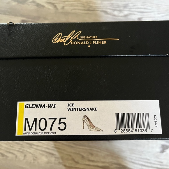 Donald J. Pliner Snake Print Pump With Silver - Picture 7 of 9